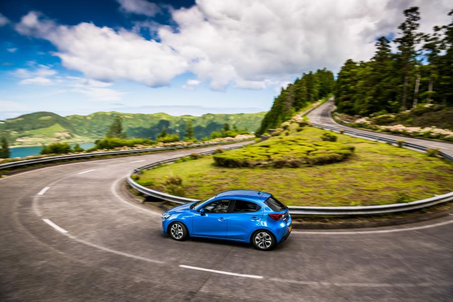  Mazda2 Tech Edition (DJ) 2017 года  (UK) (фото 21 из 35)